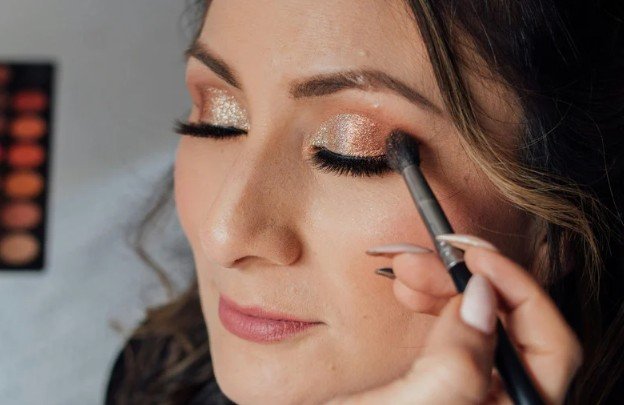 How to Start a Makeup Business